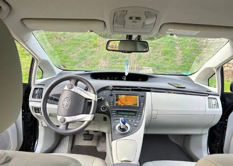 Toyota Prius cena 37500 przebieg: 235000, rok produkcji 2010 z Legnica małe 7